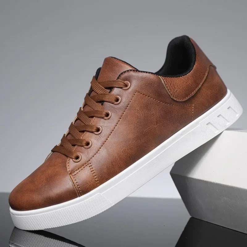 Chaussures décontractées, mocassins, baskets en cuir britannique, chaussures plates, chaussures classiques en cuir pour hommes, nouveautés printemps-été, chaussures tendance à plateforme polyvalentes