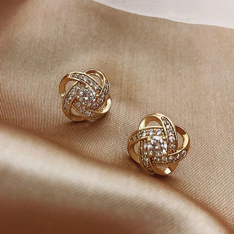 Boucles d’Oreilles Clous en Or 14K – Zircon & Perle – Bijou Luxe pour Femme